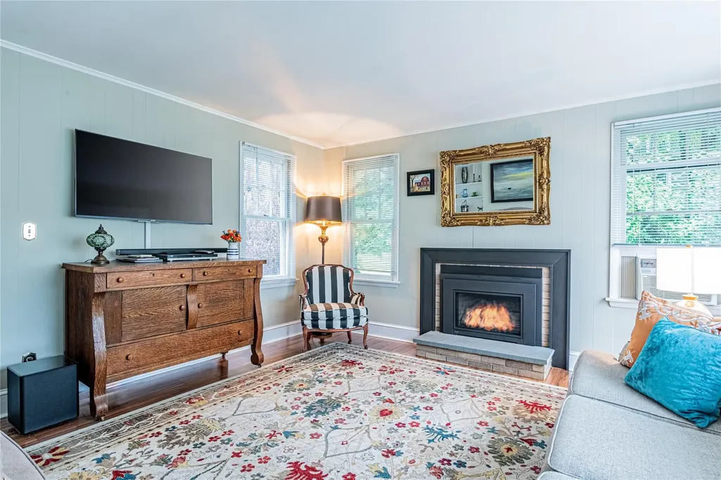 16 Beechwood Park Poughkeepsie NY 12601