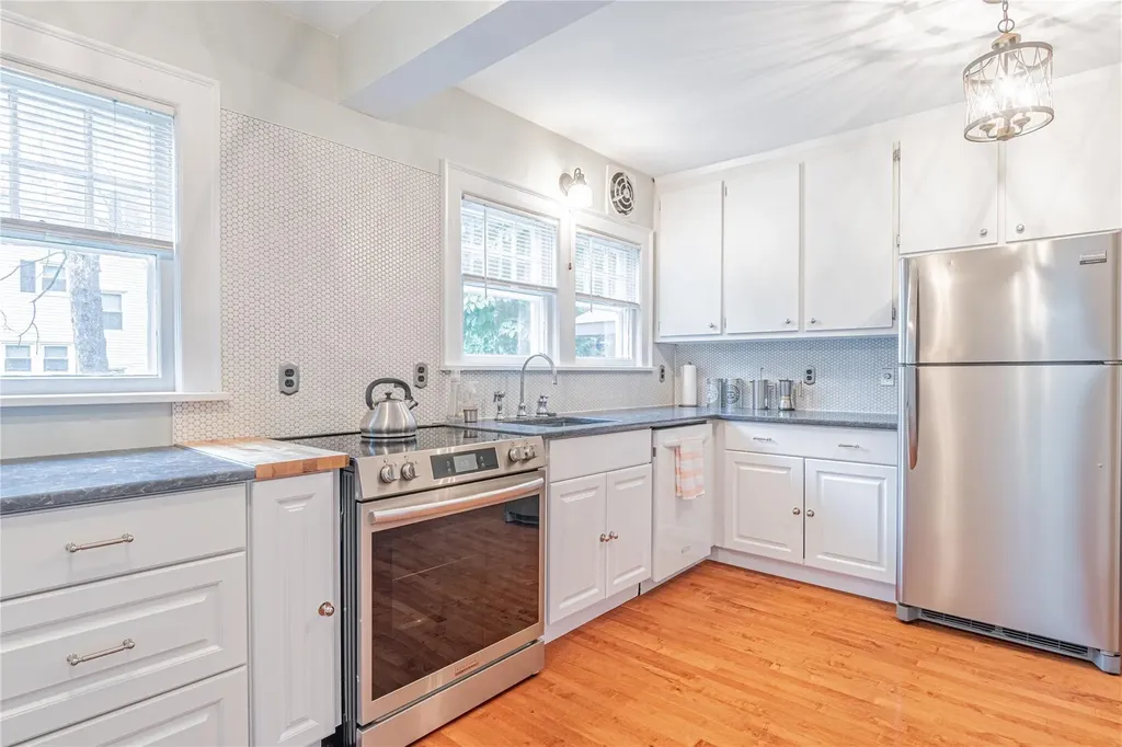 16 Beechwood Park Poughkeepsie NY 12601