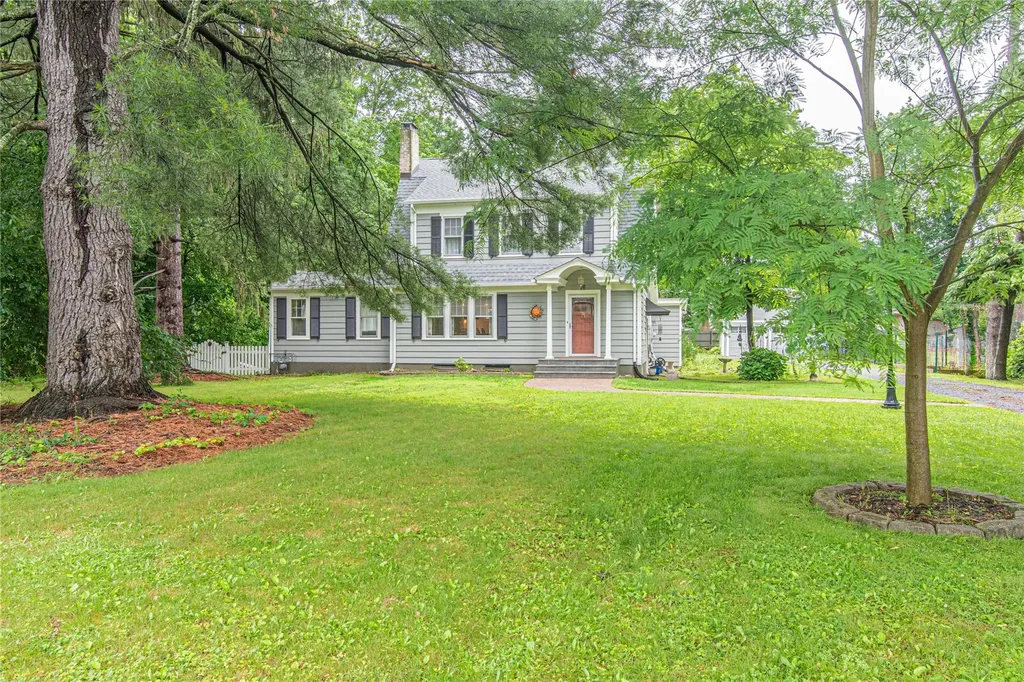 16 Beechwood Park Poughkeepsie NY 12601