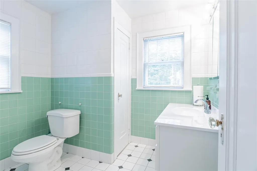 16 Beechwood Park Poughkeepsie NY 12601