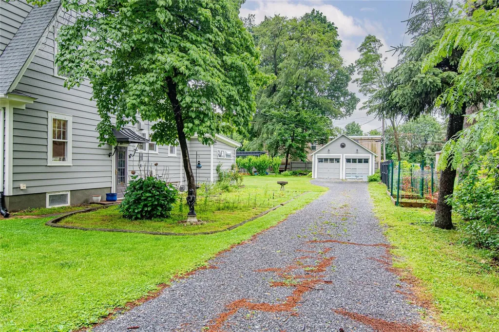 16 Beechwood Park Poughkeepsie NY 12601