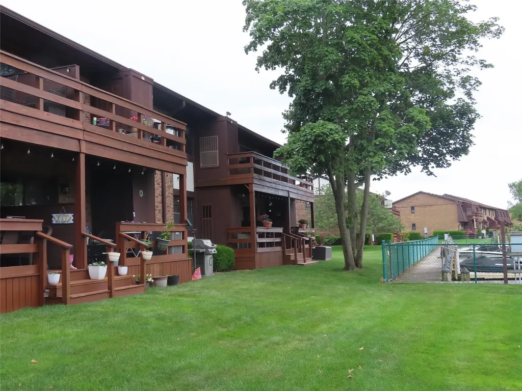 103 Mariners Way Copiague NY 11726