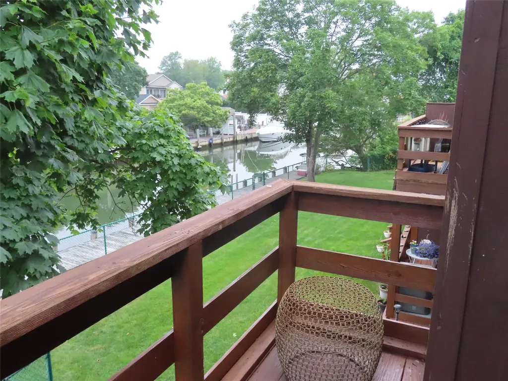 103 Mariners Way Copiague NY 11726