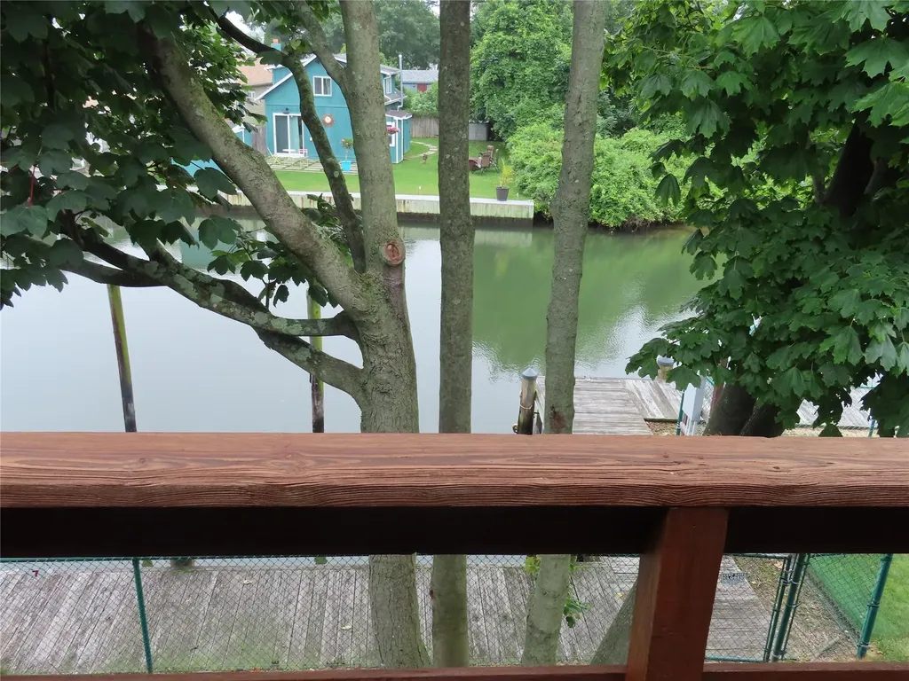 103 Mariners Way Copiague NY 11726
