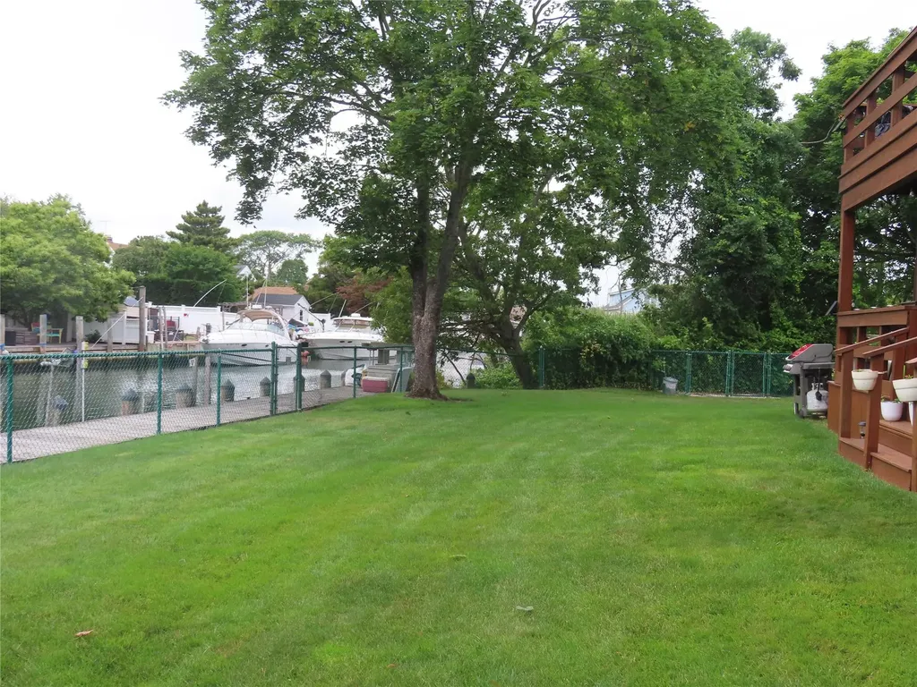 103 Mariners Way Copiague NY 11726