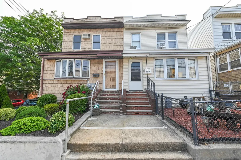 5920 69th Place Maspeth NY 11378