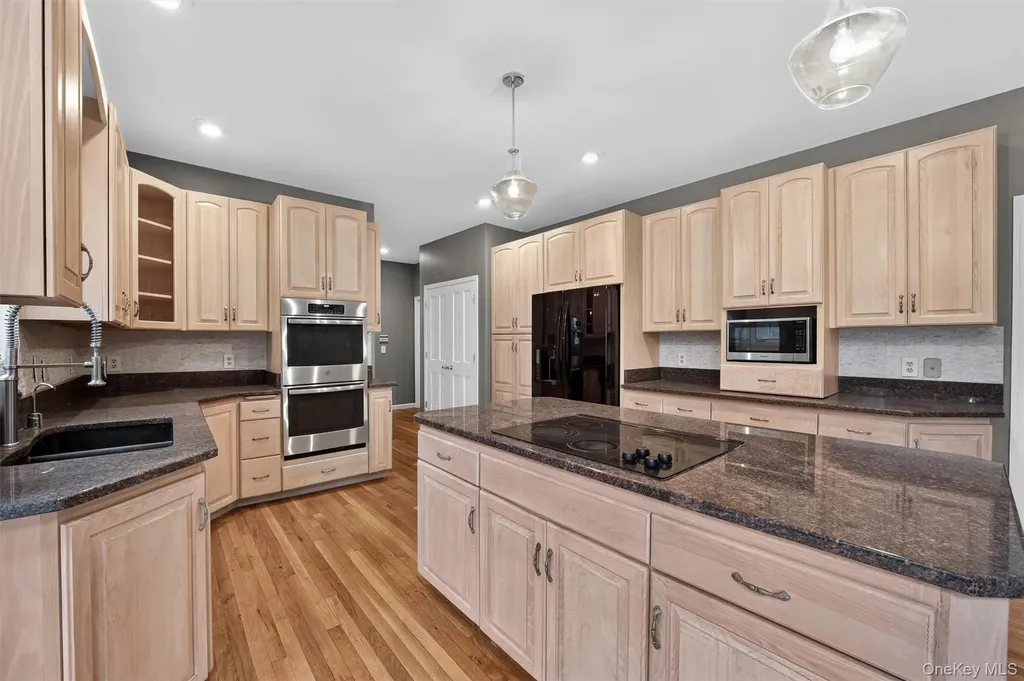 16 Apple Summit Lane Lagrangeville NY 12540