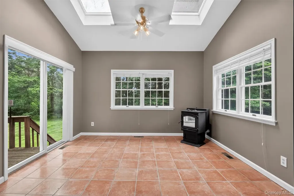 16 Apple Summit Lane Lagrangeville NY 12540