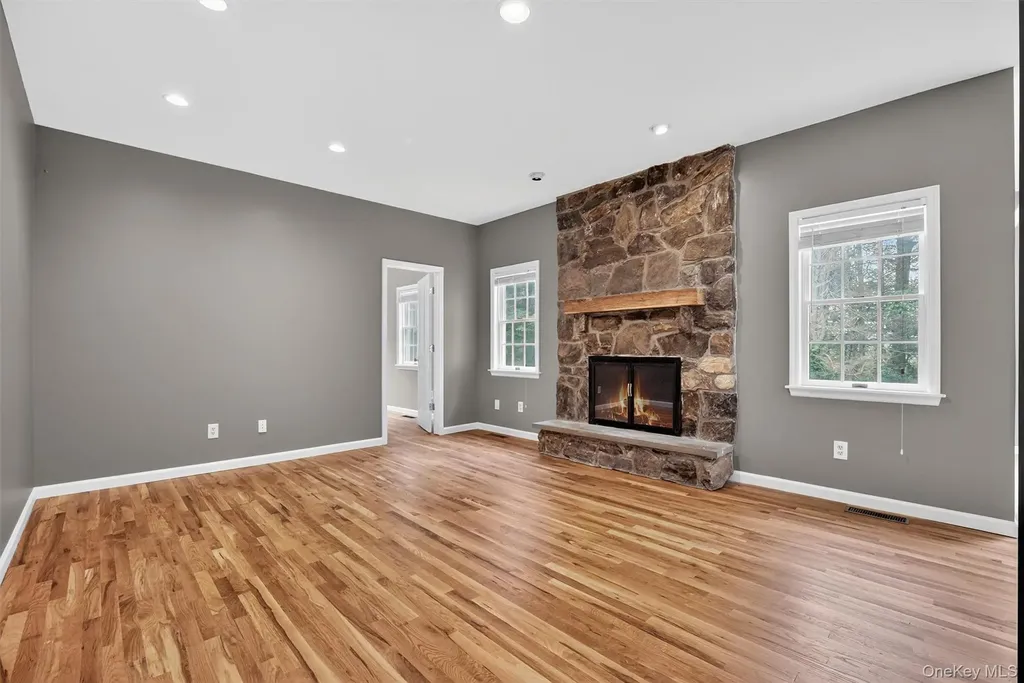 16 Apple Summit Lane Lagrangeville NY 12540