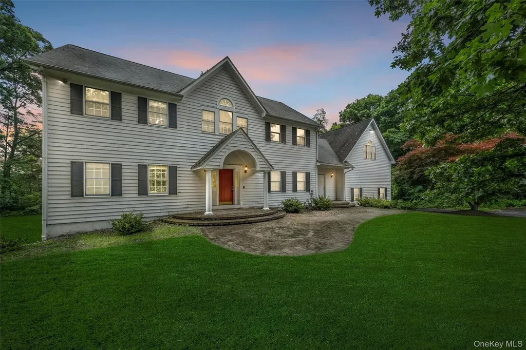 16 Apple Summit Lane Lagrangeville NY 12540