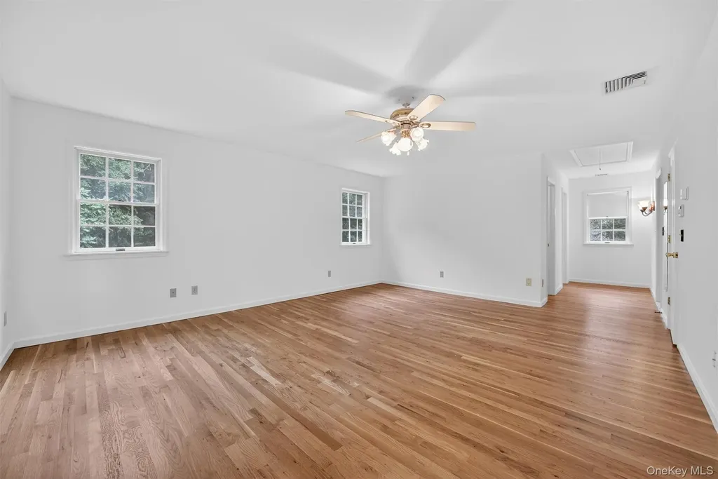 16 Apple Summit Lane Lagrangeville NY 12540