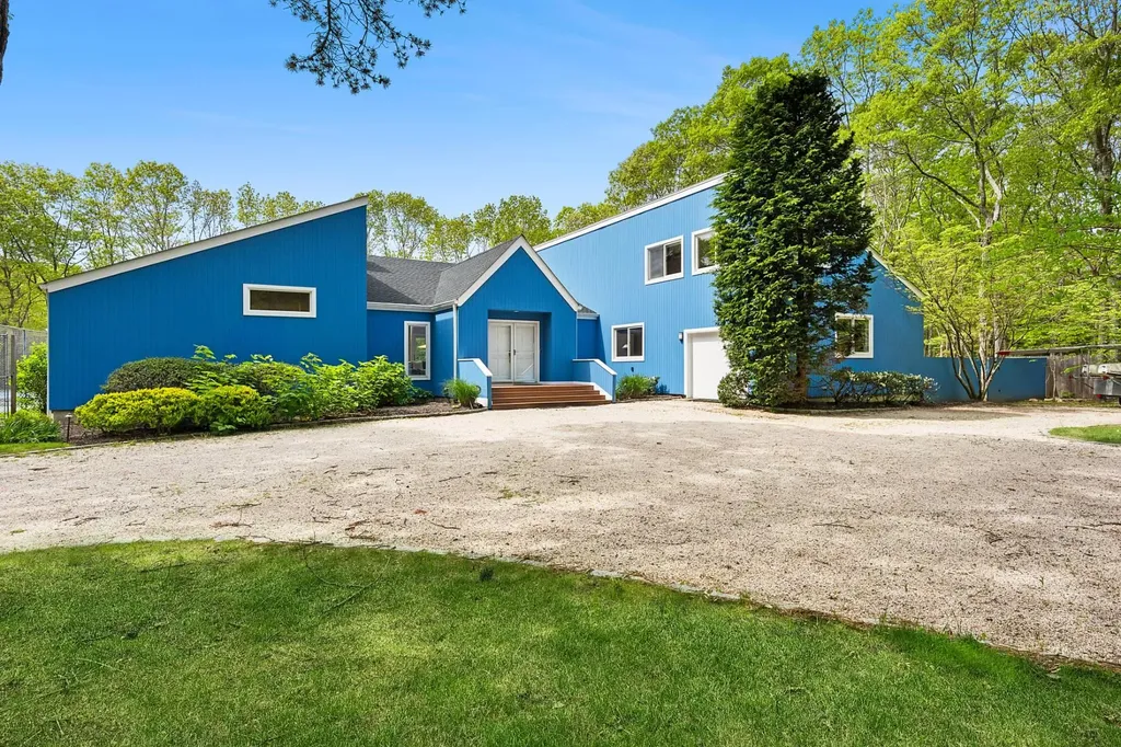 21 Quarter Court Westhampton NY 11977