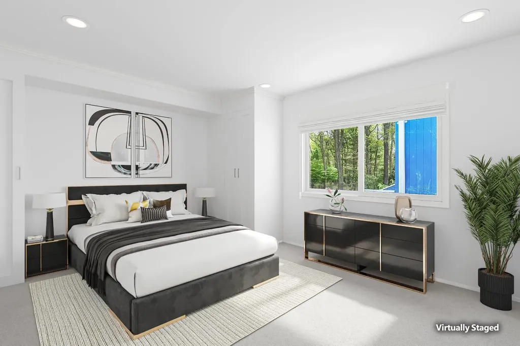 21 Quarter Court Westhampton NY 11977