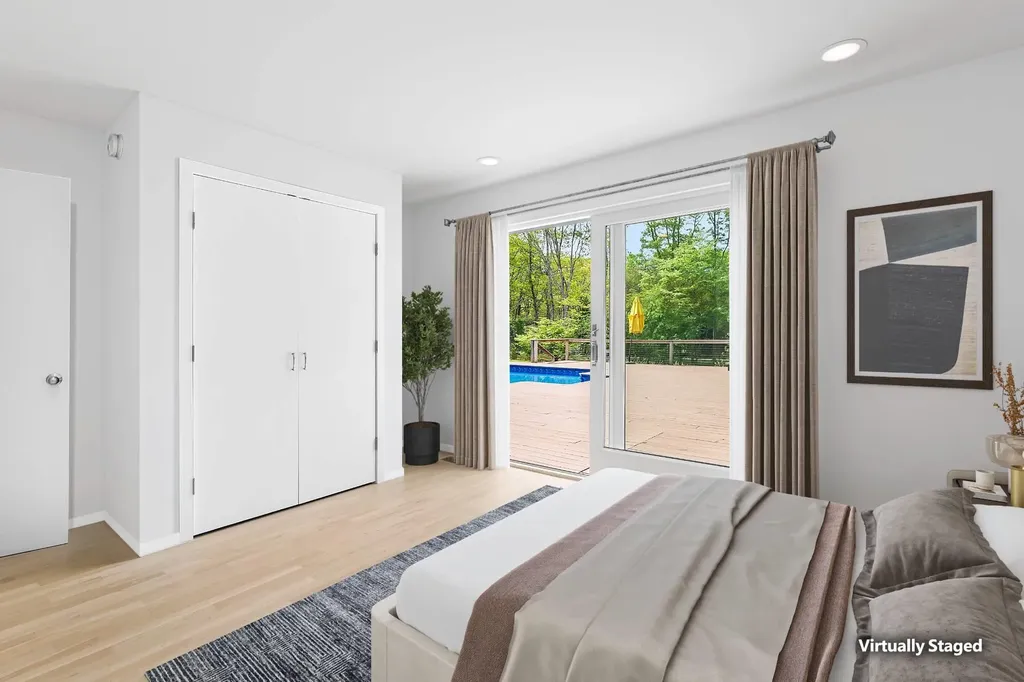 21 Quarter Court Westhampton NY 11977