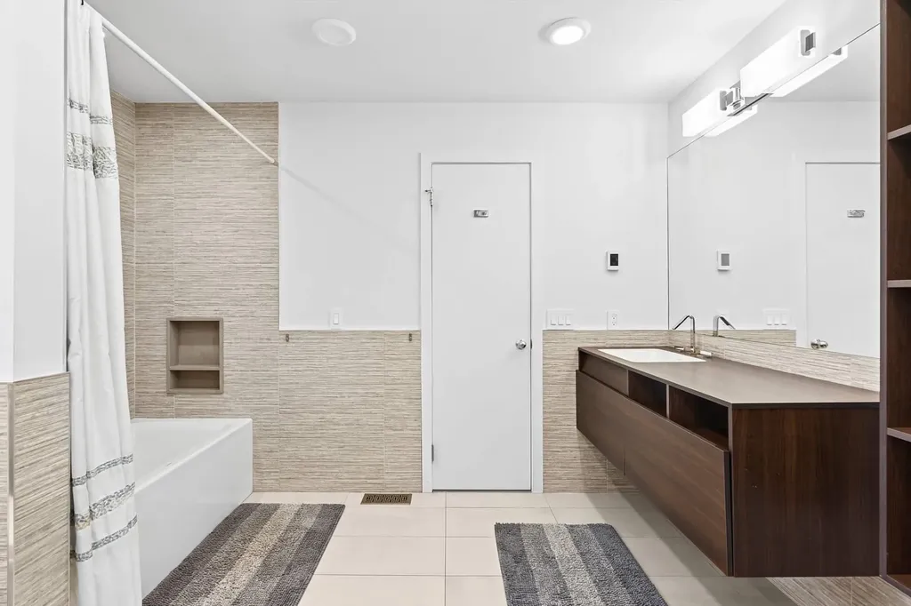 21 Quarter Court Westhampton NY 11977