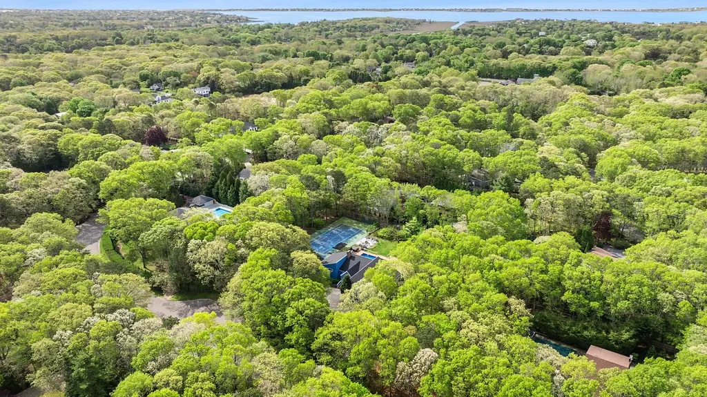 21 Quarter Court Westhampton NY 11977