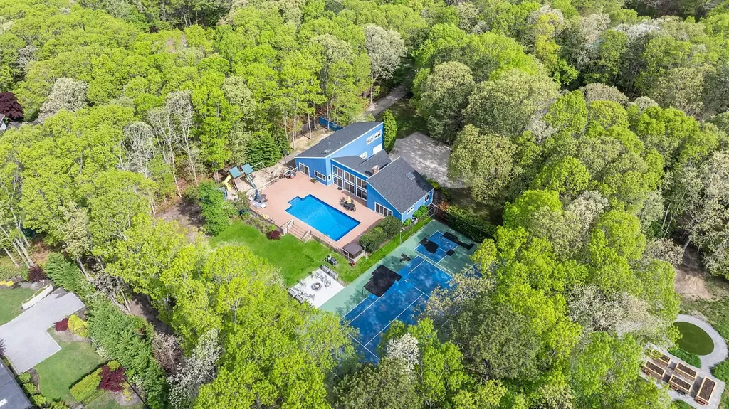 21 Quarter Court Westhampton NY 11977
