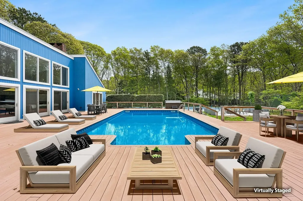 21 Quarter Court Westhampton NY 11977