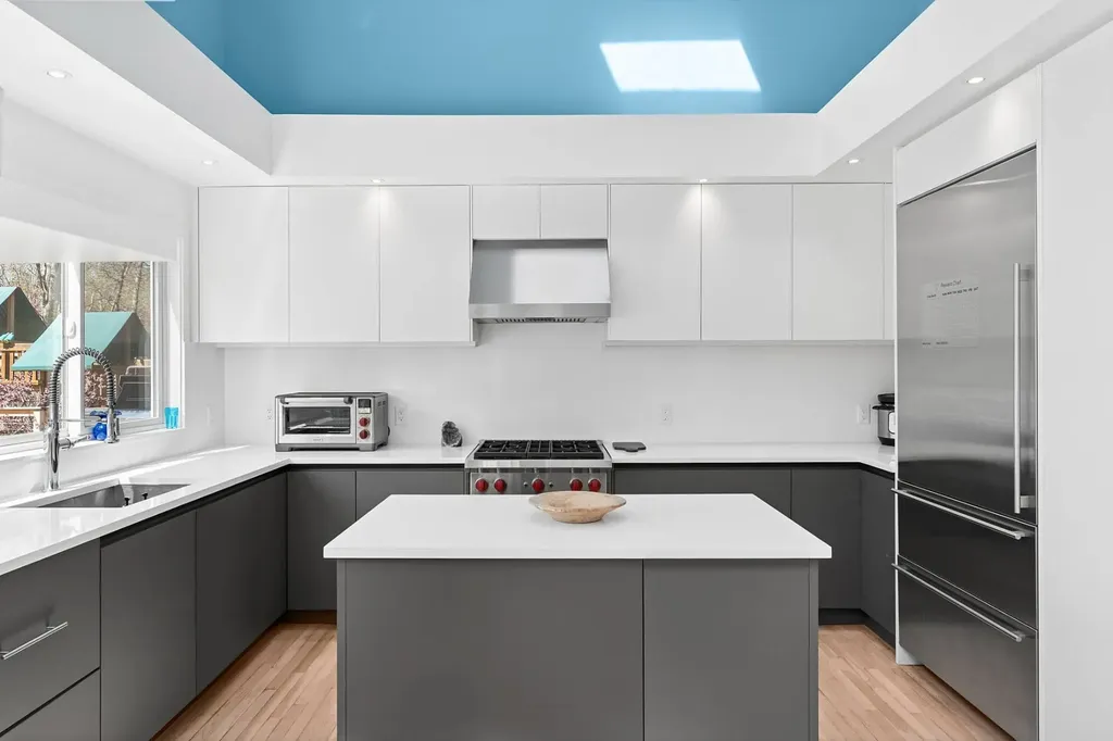 21 Quarter Court Westhampton NY 11977