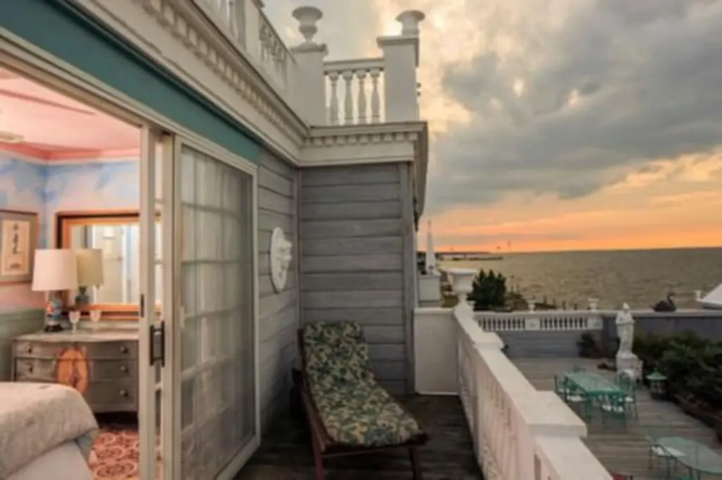 33 Bayview Walk Cherry Grove NY 11782