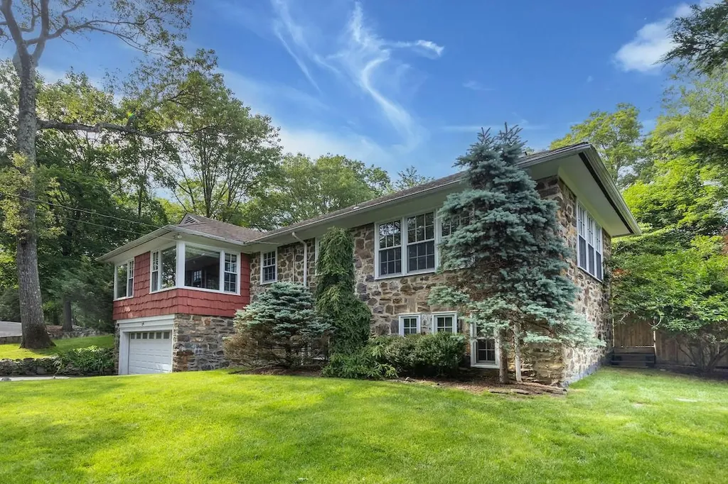 34 Summit Terrace Dobbs Ferry NY 10522