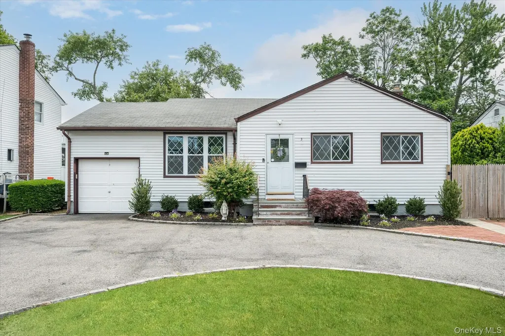 138 Davison Avenue Oceanside NY 11572