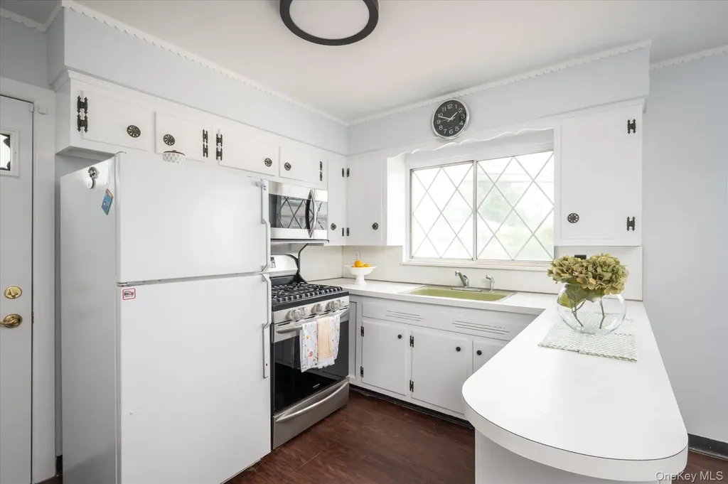 138 Davison Avenue Oceanside NY 11572