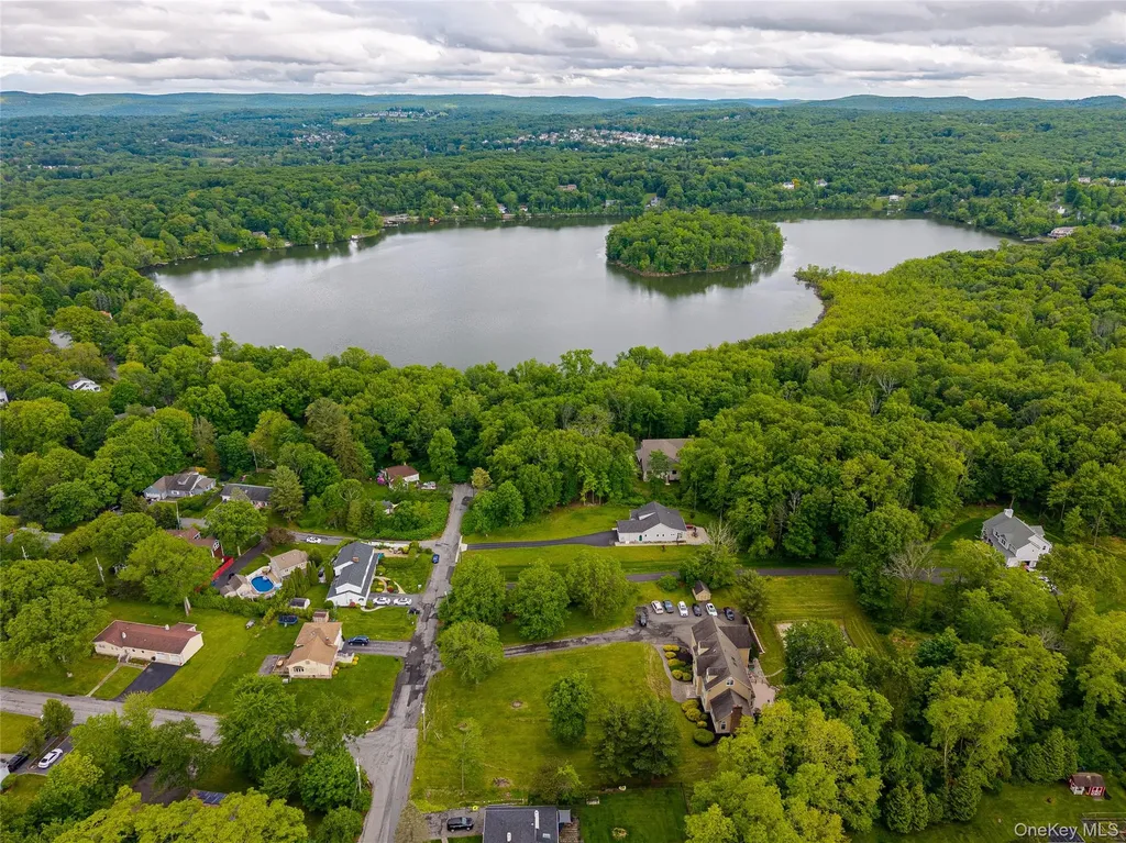 219 Maple Avenue Monroe NY 10950