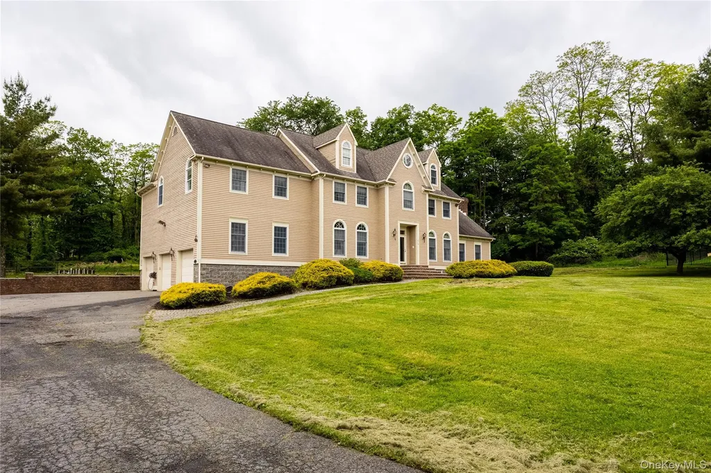 219 Maple Avenue Monroe NY 10950