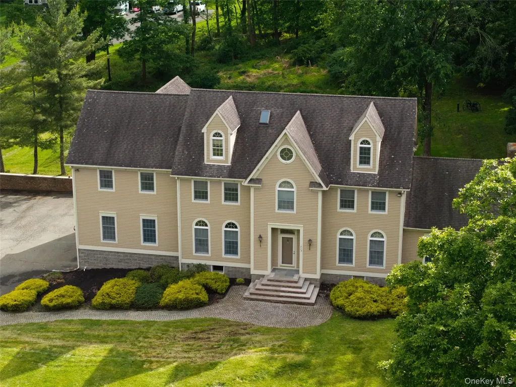 219 Maple Avenue Monroe NY 10950