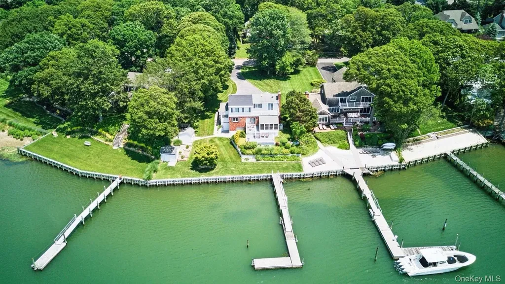 2005 Westview Drive Mattituck NY 11952
