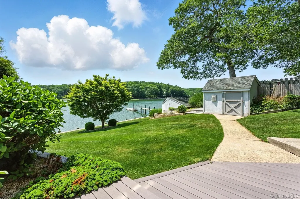 2005 Westview Drive Mattituck NY 11952