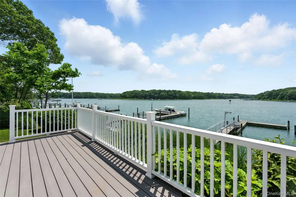 2005 Westview Drive Mattituck NY 11952