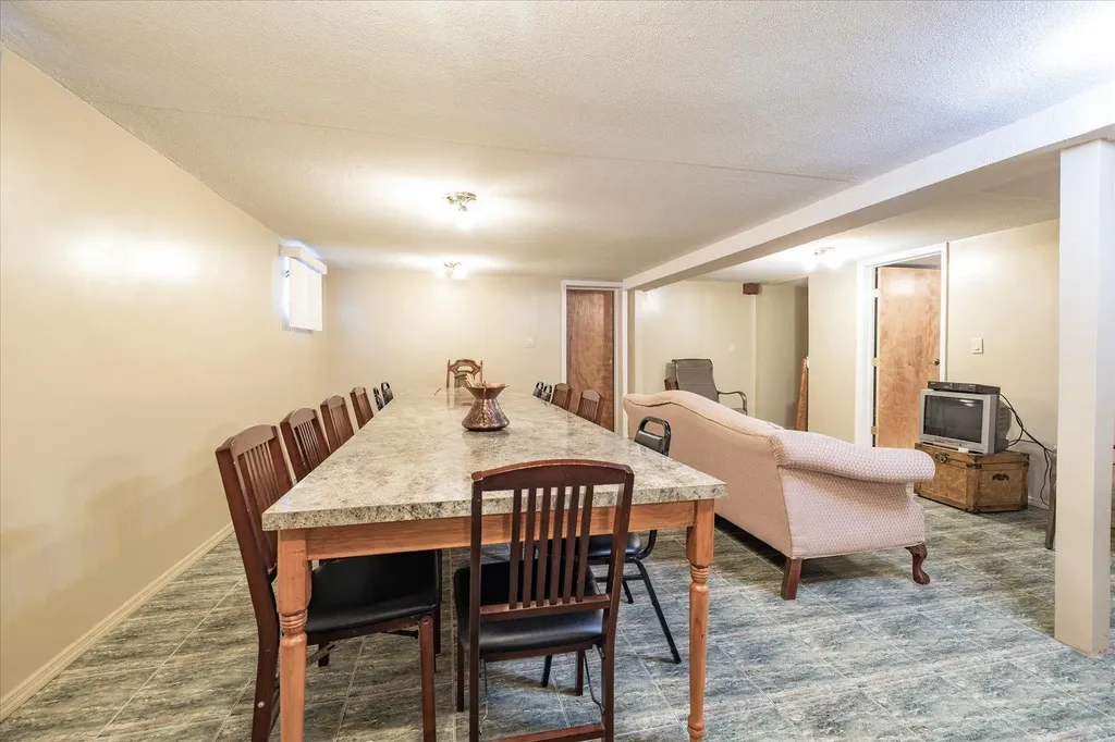 8 Clinton Street Elmont NY 11003