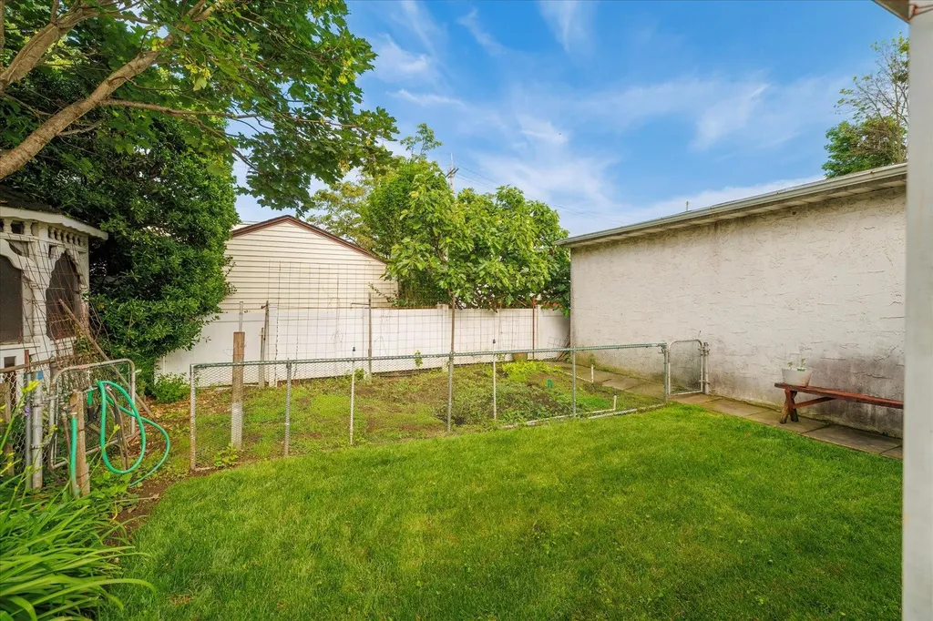 8 Clinton Street Elmont NY 11003