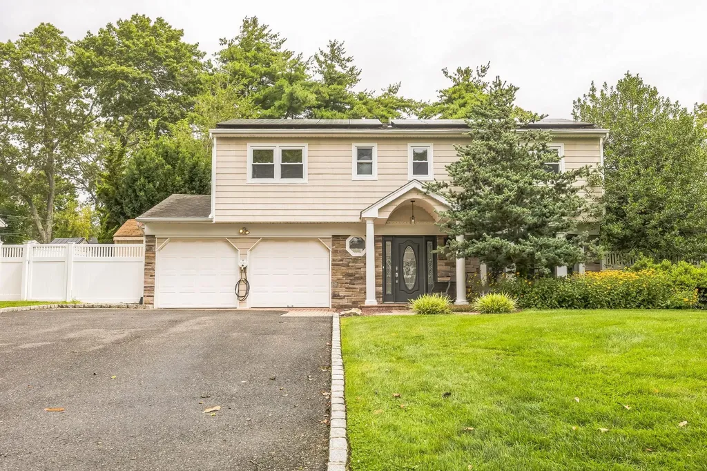 21 Tulipwood Drive Commack NY 11725