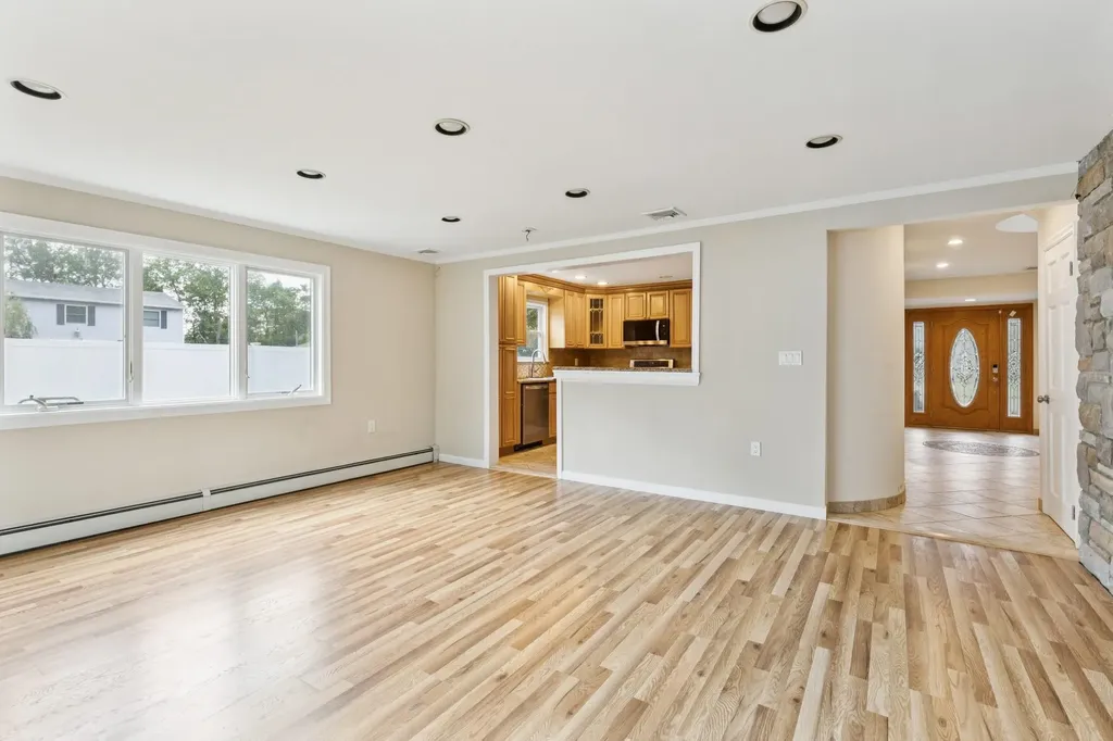 21 Tulipwood Drive Commack NY 11725