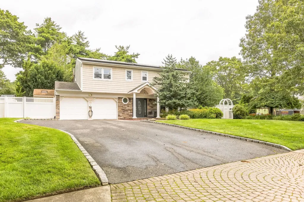 21 Tulipwood Drive Commack NY 11725
