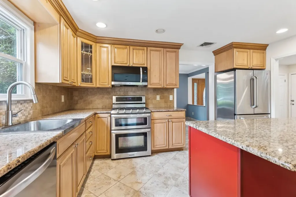 21 Tulipwood Drive Commack NY 11725