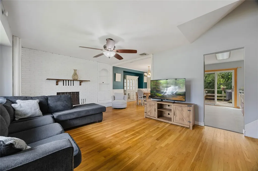 662 Interlaken Lane North Babylon NY 11703