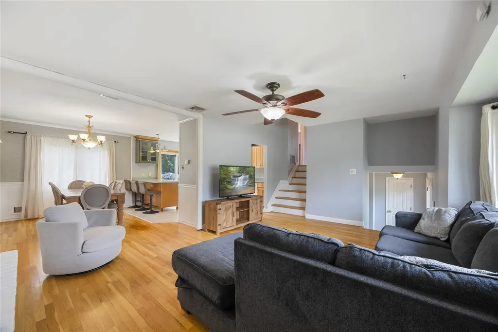 662 Interlaken Lane North Babylon NY 11703