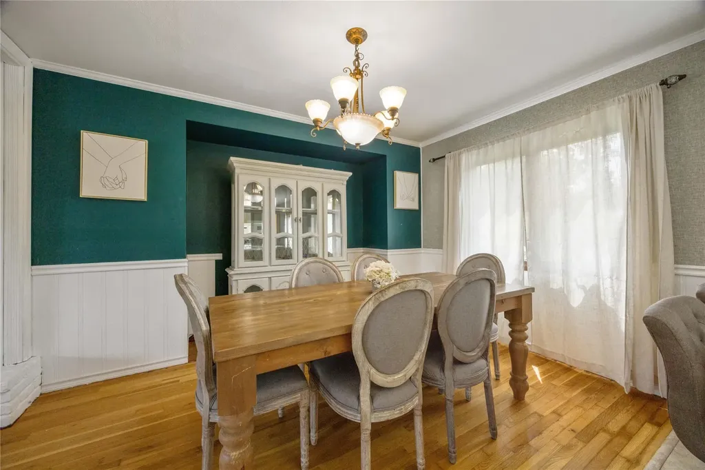 662 Interlaken Lane North Babylon NY 11703