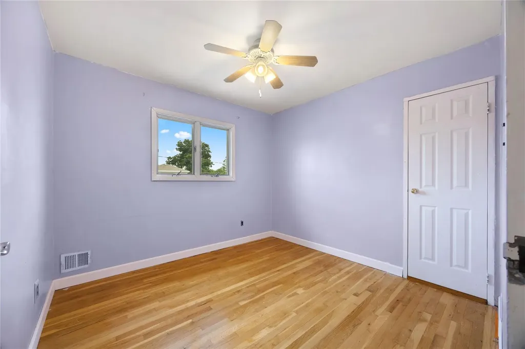 662 Interlaken Lane North Babylon NY 11703