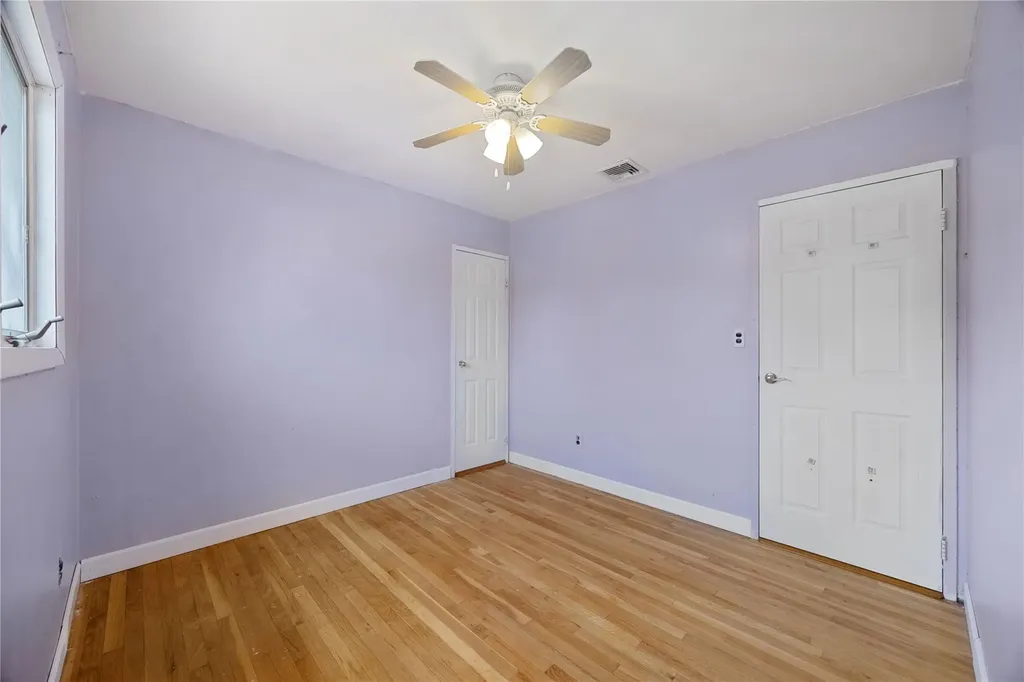 662 Interlaken Lane North Babylon NY 11703