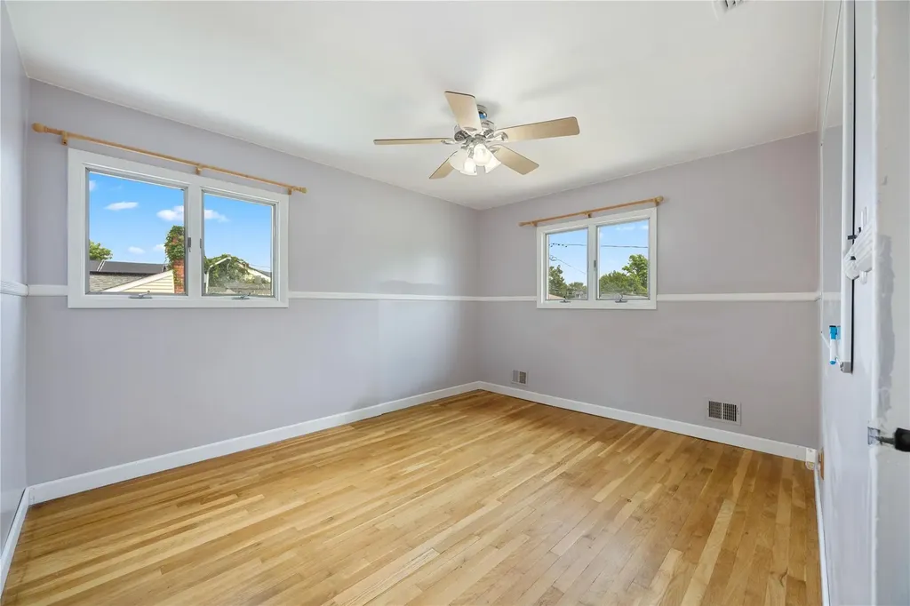 662 Interlaken Lane North Babylon NY 11703