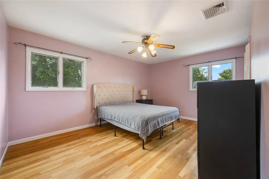 662 Interlaken Lane North Babylon NY 11703