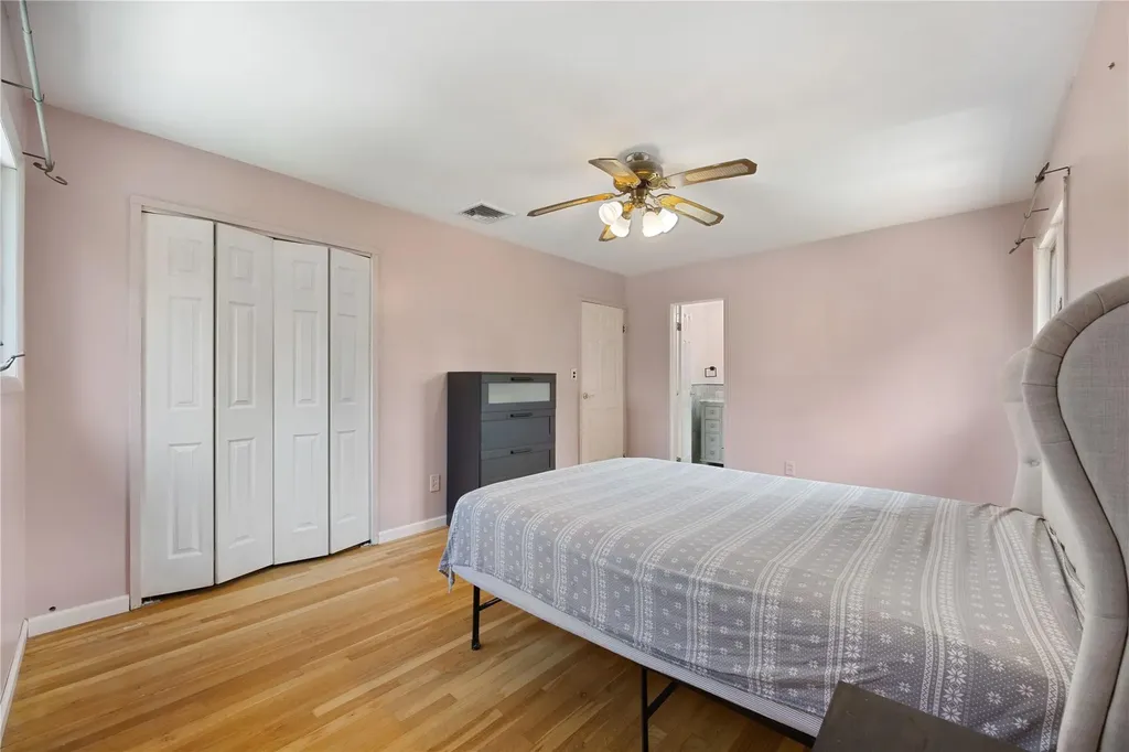 662 Interlaken Lane North Babylon NY 11703