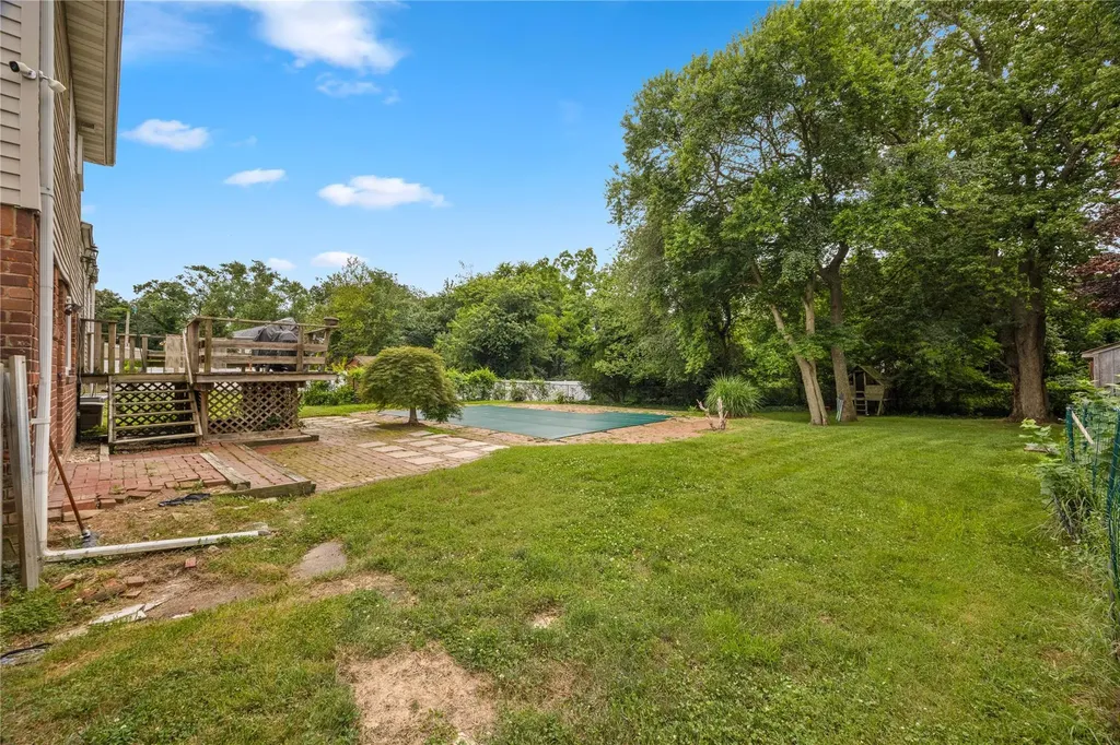 662 Interlaken Lane North Babylon NY 11703
