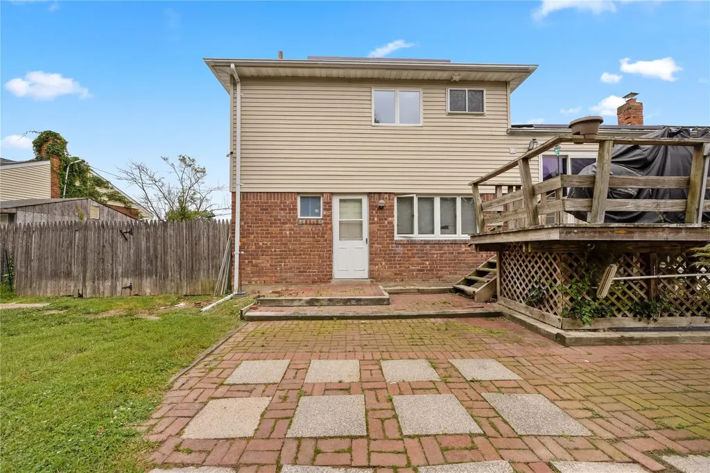 662 Interlaken Lane North Babylon NY 11703