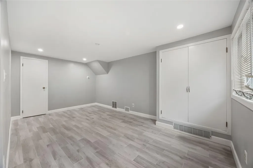 662 Interlaken Lane North Babylon NY 11703